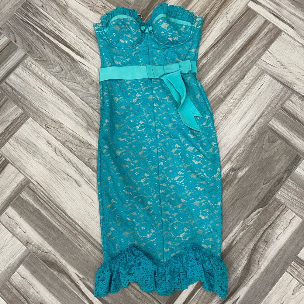 Zinas Lace Dress Women size 2